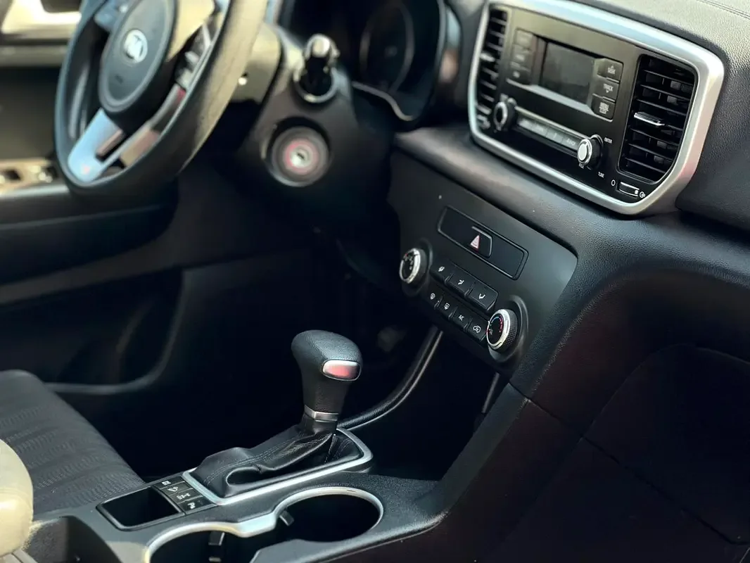 Kia Sportage 2.4 AT (181 hp) - 16