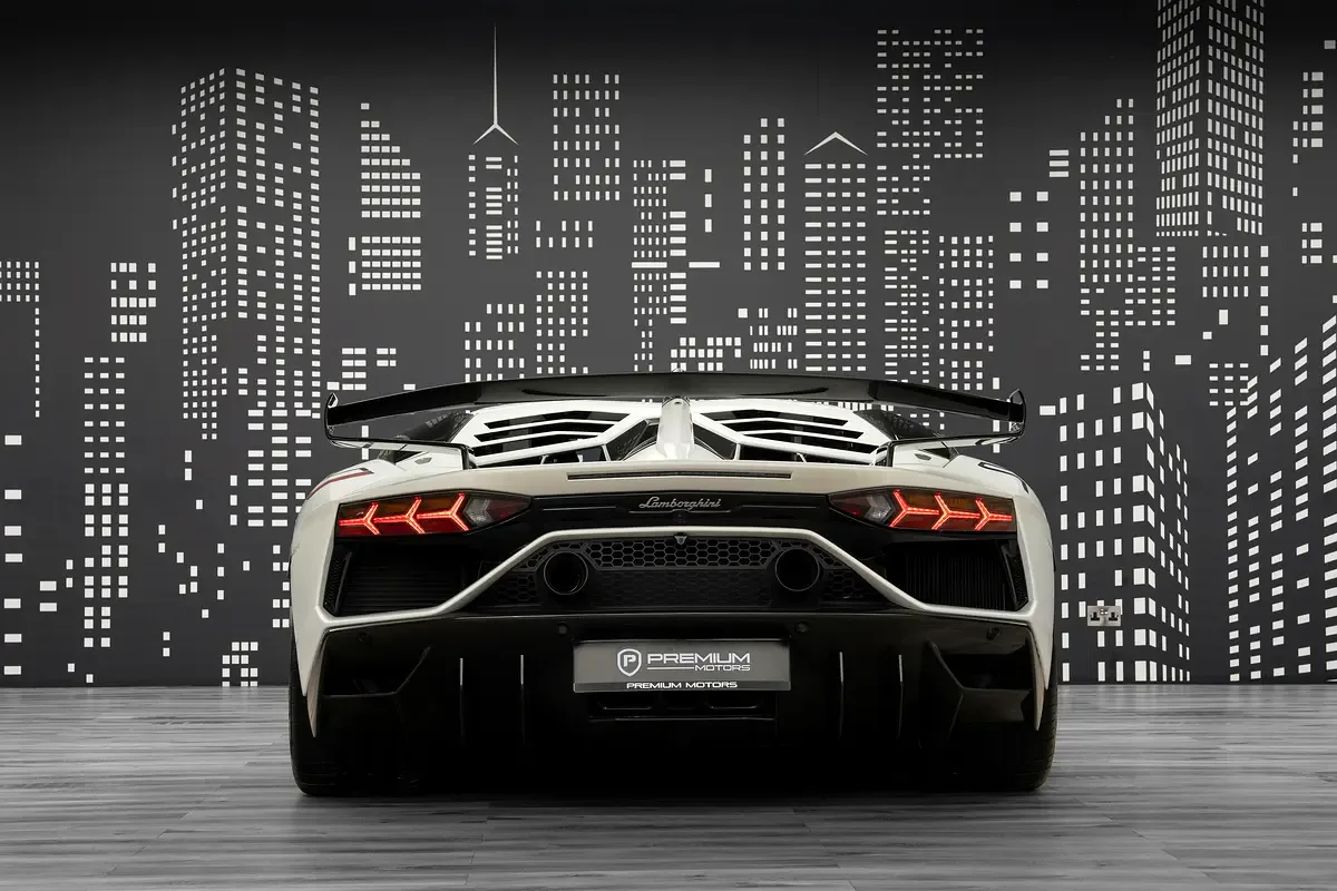 Lamborghini Aventador 6.5 AMT (770 حصان) - 8