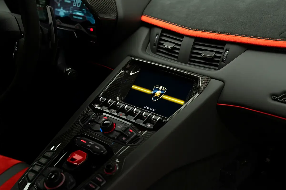 Lamborghini Aventador 6.5 AMT (770 حصان) - 15