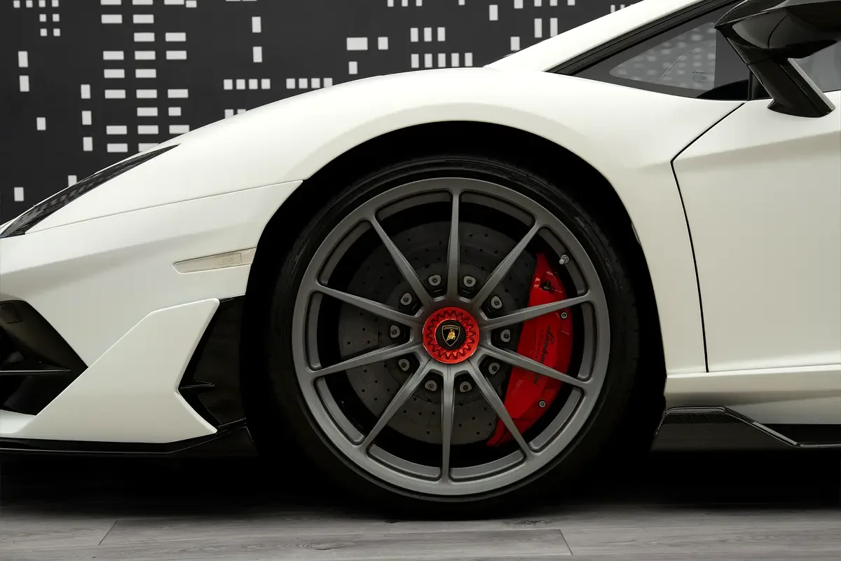 Lamborghini Aventador 6.5 AMT (770 حصان) - 20