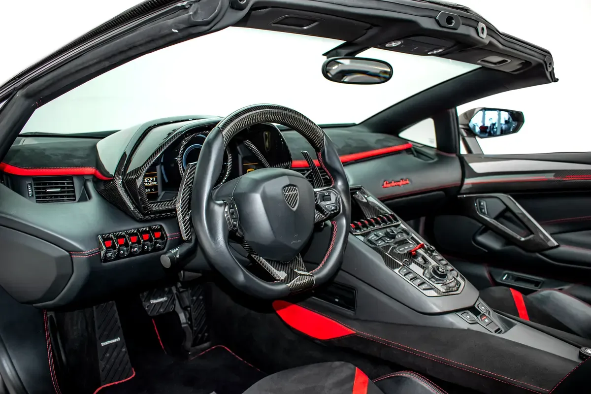 Lamborghini Aventador 6.5 AMT AWD (700 حصان) - 8