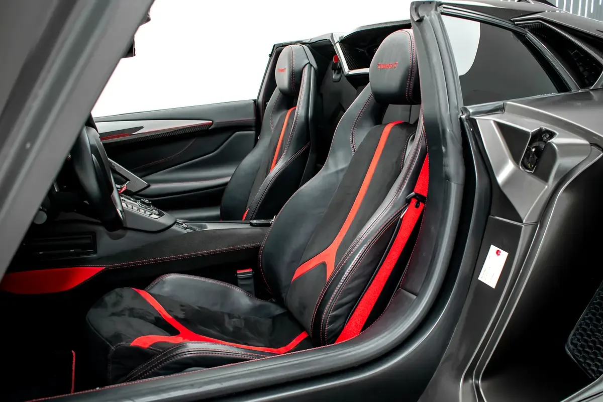 Lamborghini Aventador 6.5 AMT AWD (700 حصان) - 10