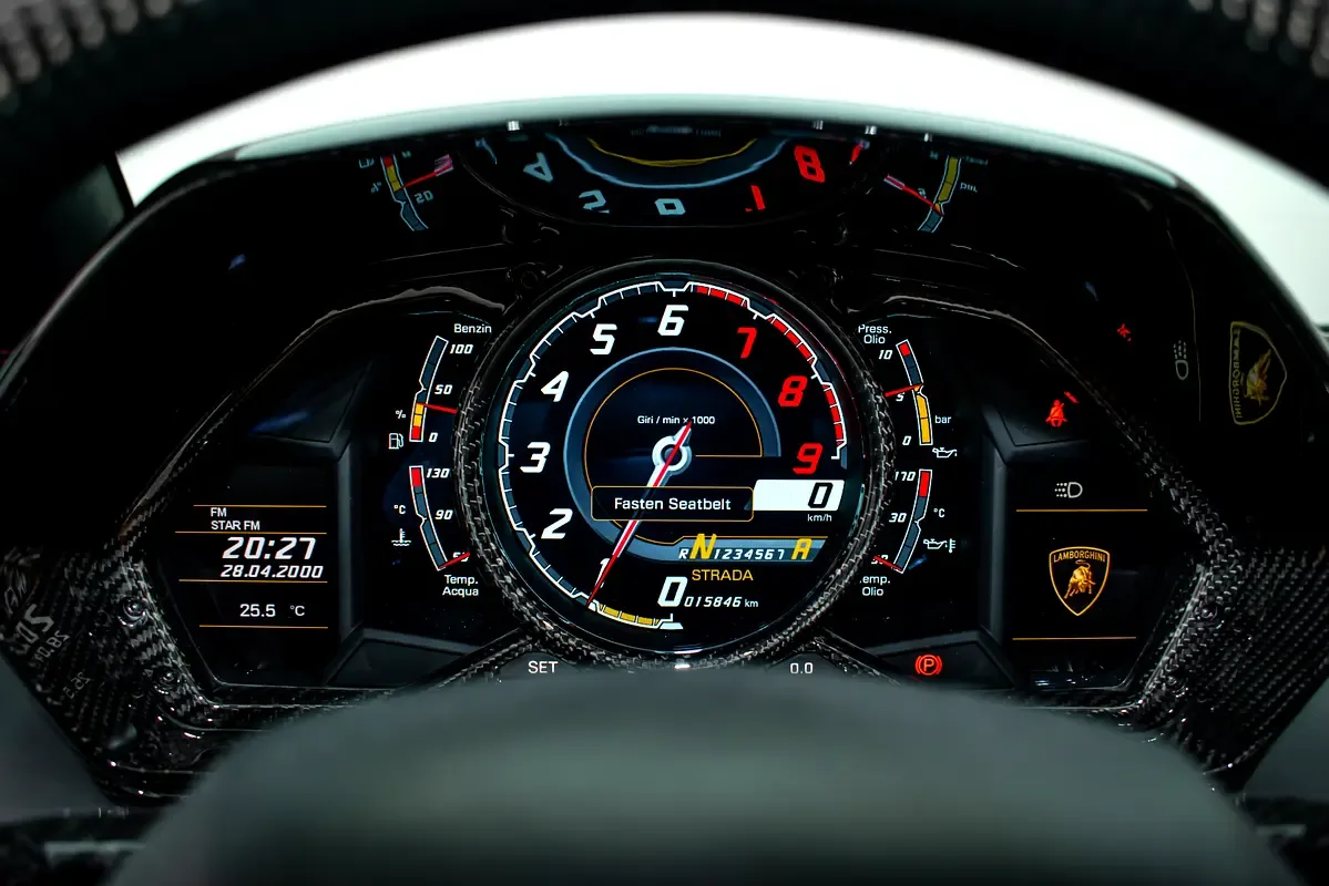 Lamborghini Aventador 6.5 AMT AWD (700 حصان) - 13