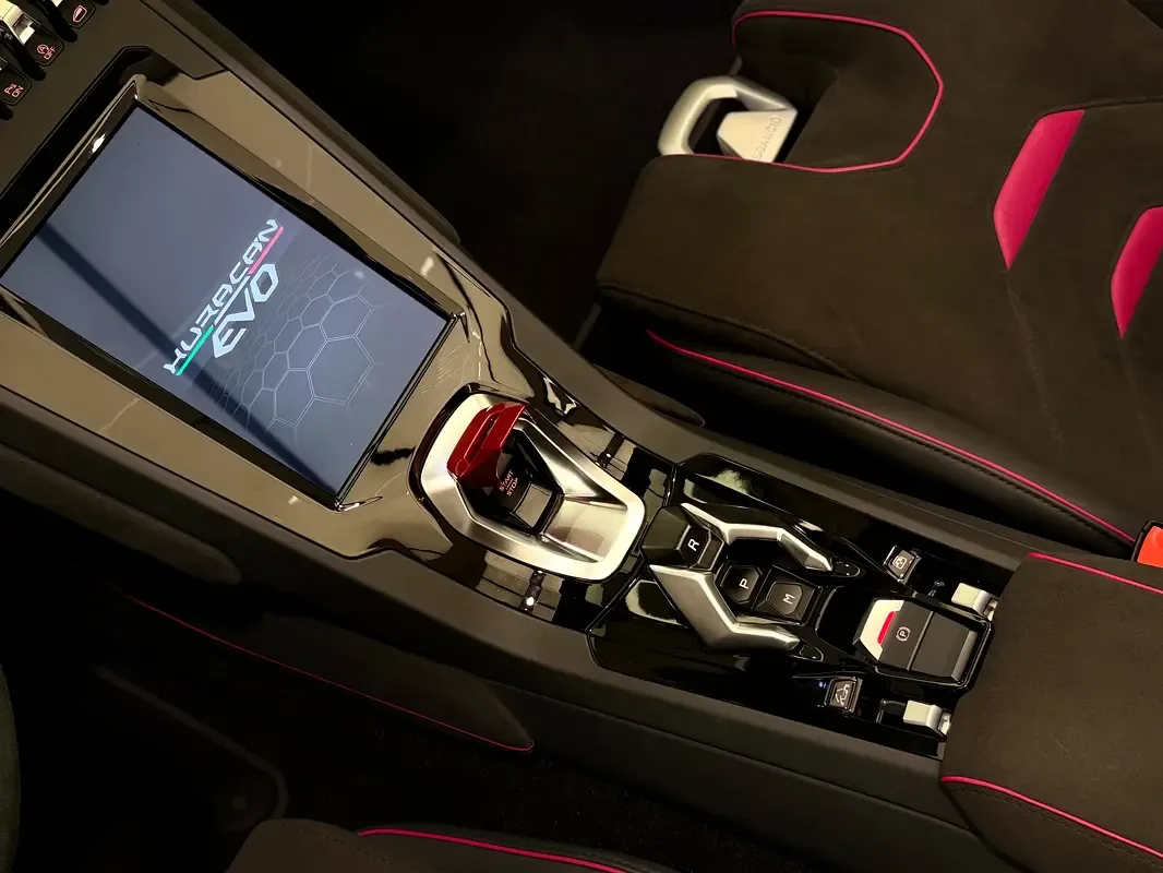 Lamborghini Huracán 5.2 AMT (610 حصان) - 12