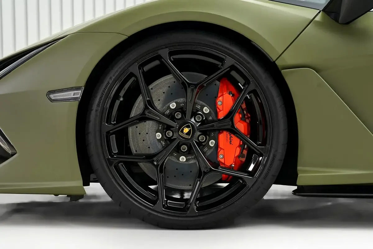 Lamborghini Revuelto 6.5 AMT 4WD (1015 حصان) - 15