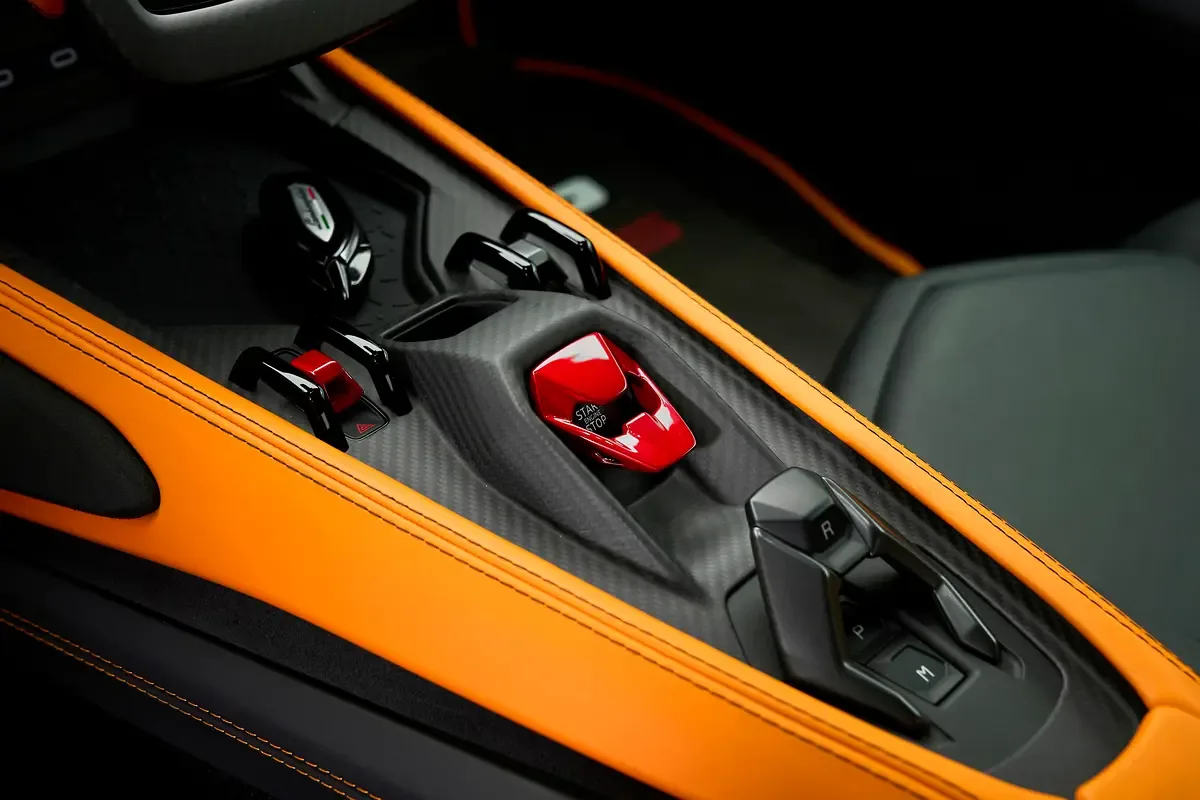 Lamborghini Revuelto 6.5 AMT 4WD (1015 hp) - 13