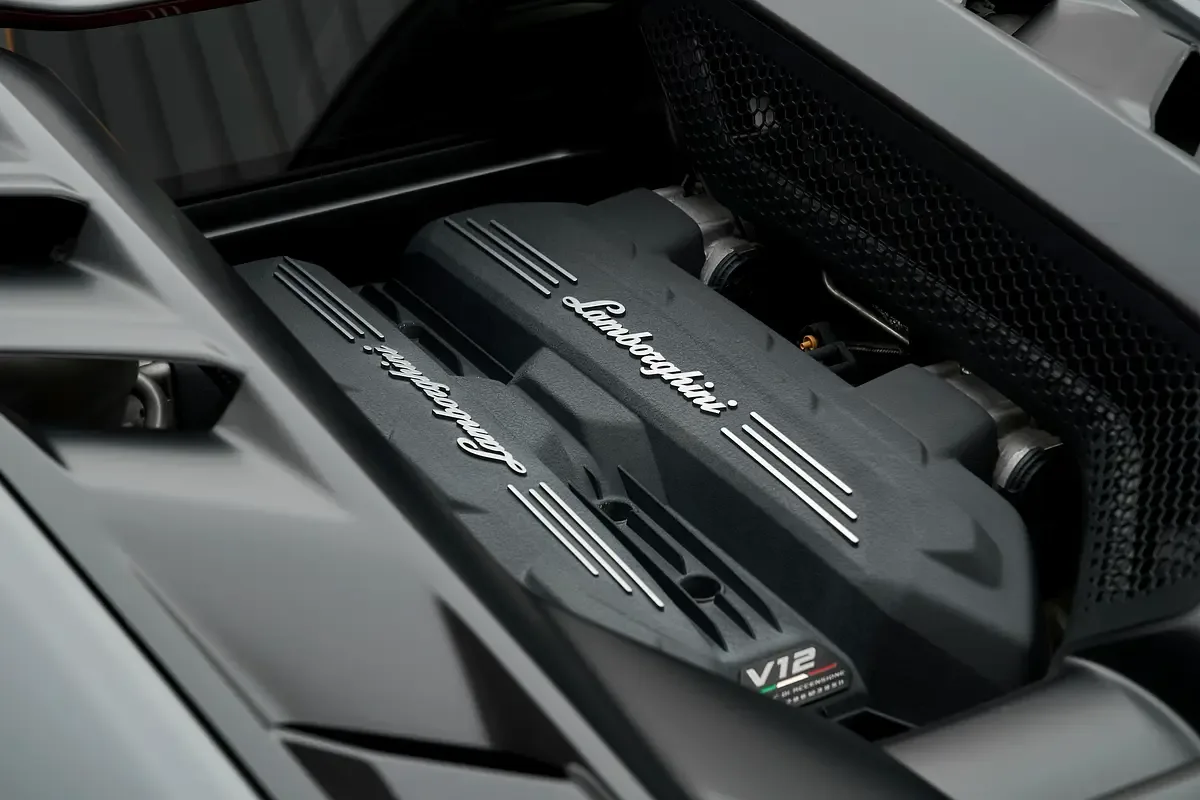 Lamborghini Revuelto 6.5 AMT 4WD (1015 hp) - 15