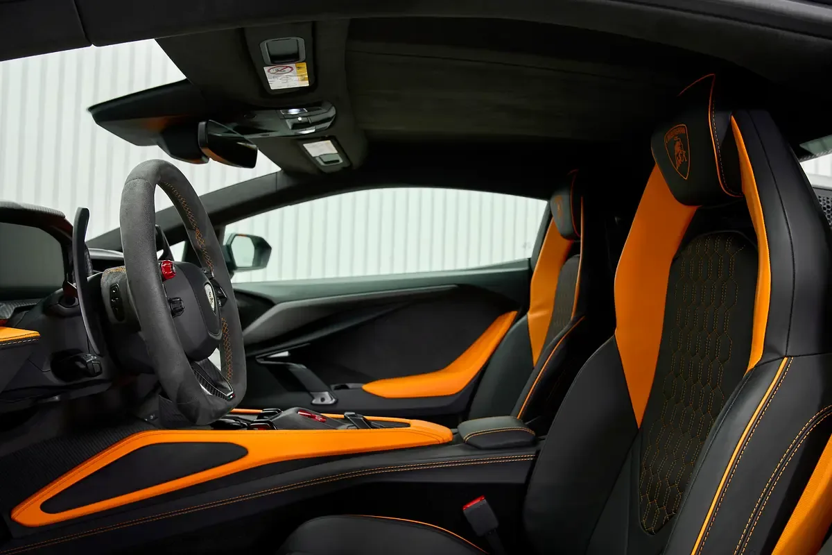 Lamborghini Revuelto 6.5 AMT 4WD (1015 hp) - 16
