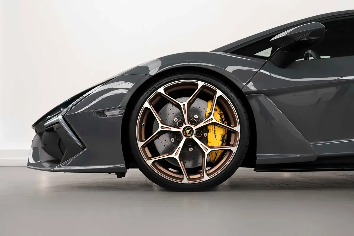 Lamborghini Revuelto 6.5 AMT 4WD (1015 حصان) - 6