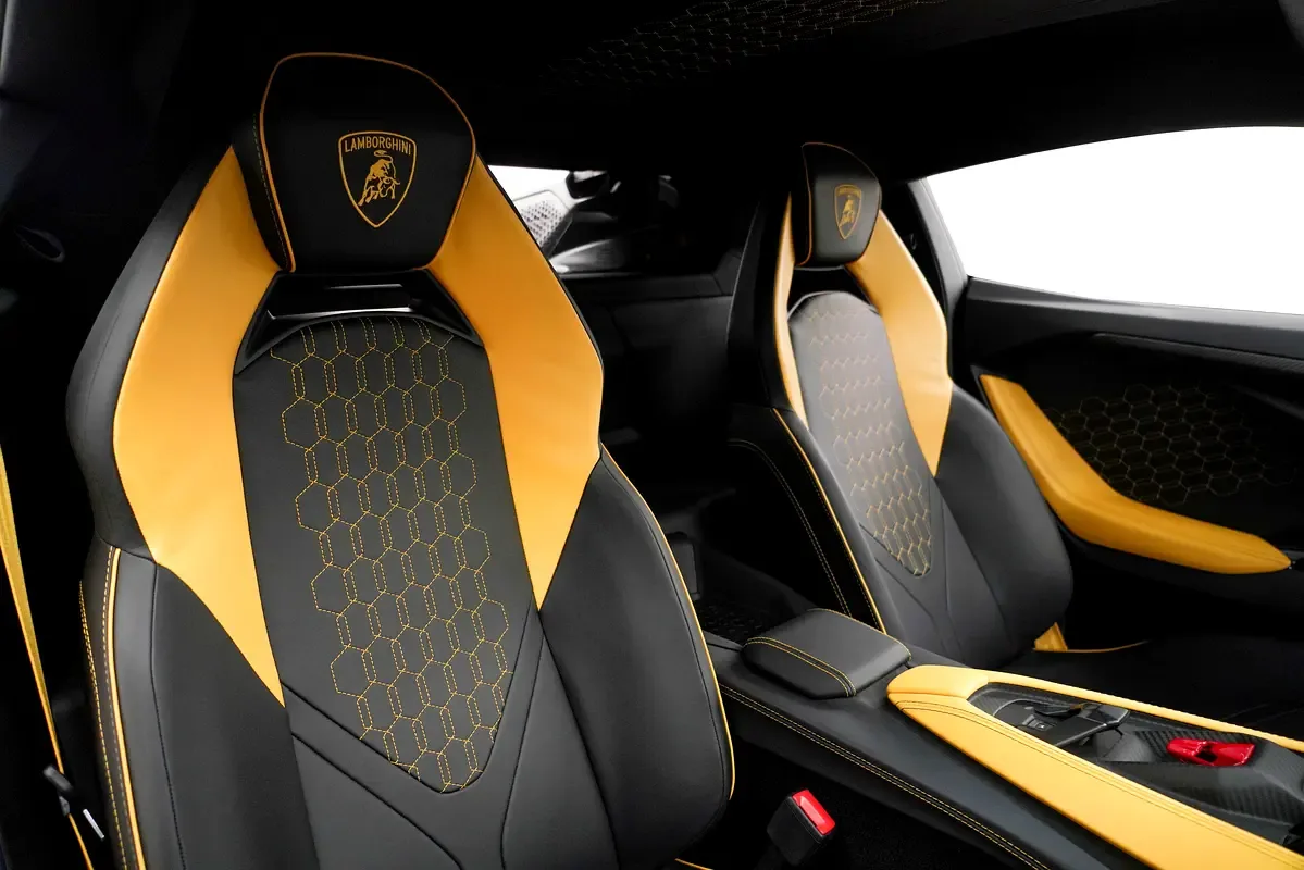 Lamborghini Revuelto 6.5 AMT 4WD (1015 حصان) - 13