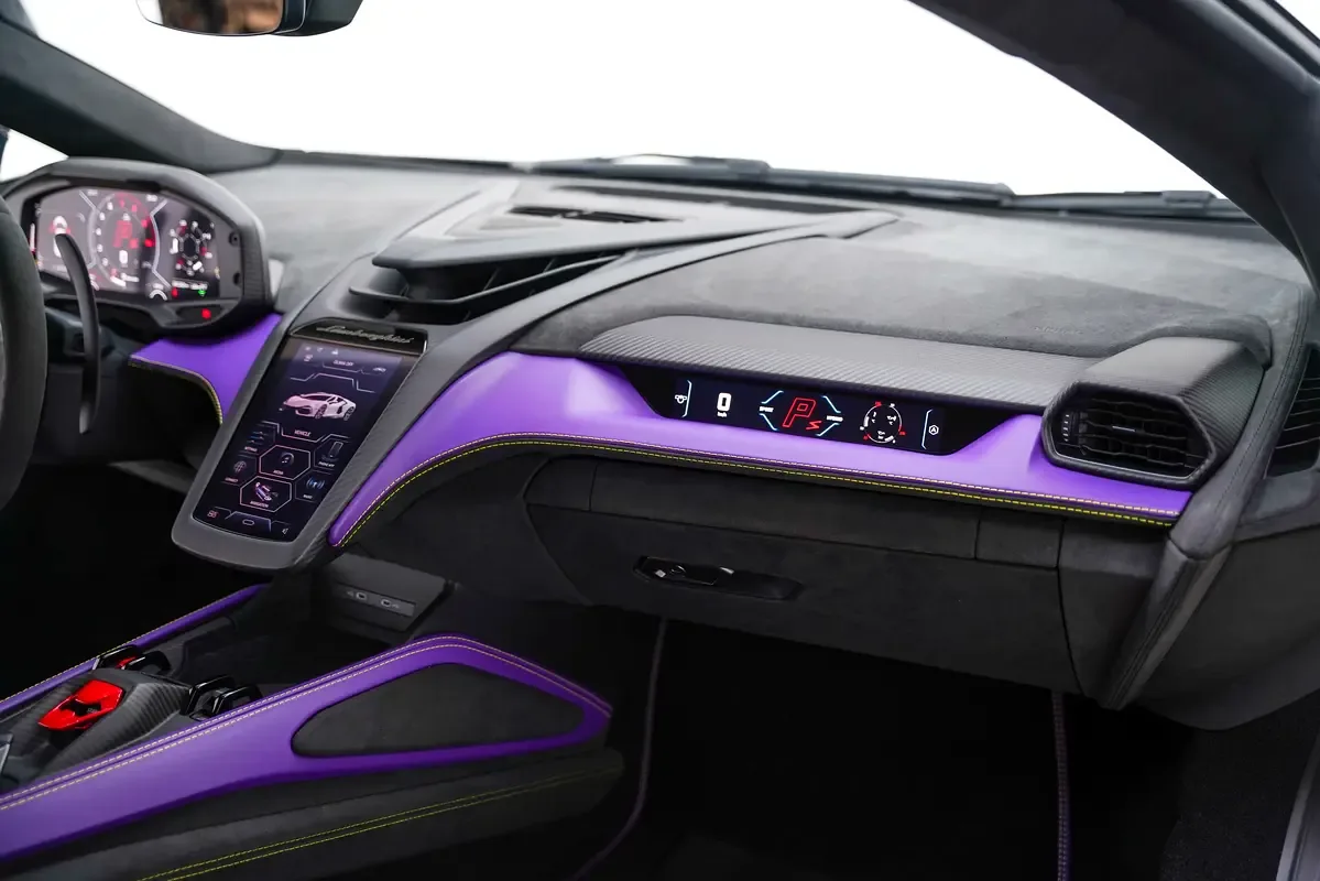 Lamborghini Revuelto 6.5 AMT 4WD (1015 حصان) - 10