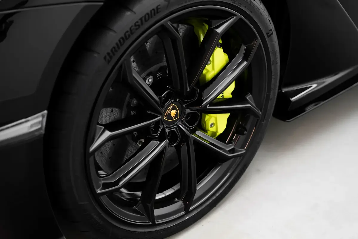 Lamborghini Revuelto 6.5 AMT 4WD (1015 حصان) - 18