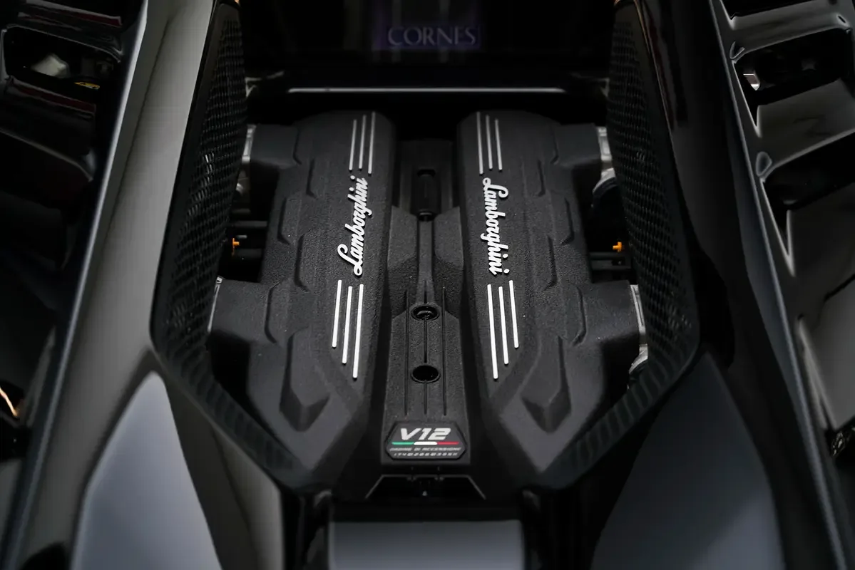 Lamborghini Revuelto 6.5 AMT 4WD (1015 حصان) - 16