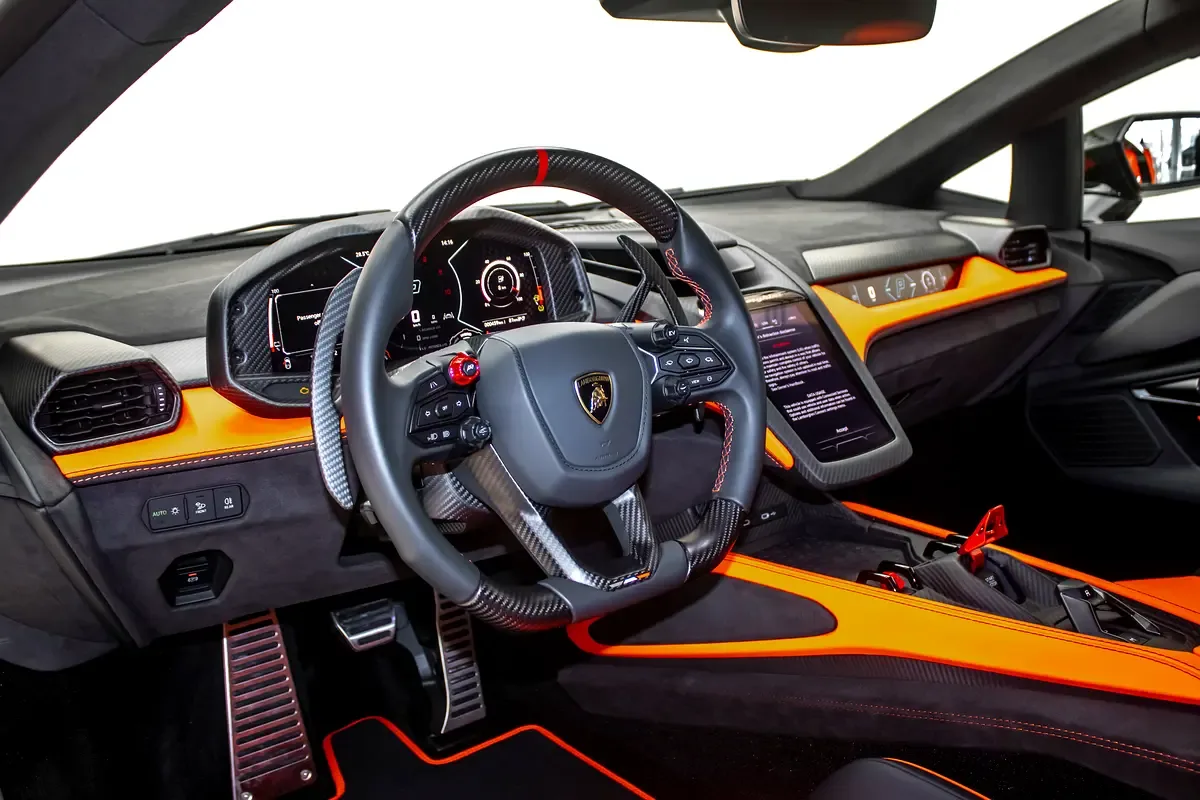 Lamborghini Revuelto 6.5 AMT 4WD (1015 حصان) - 8