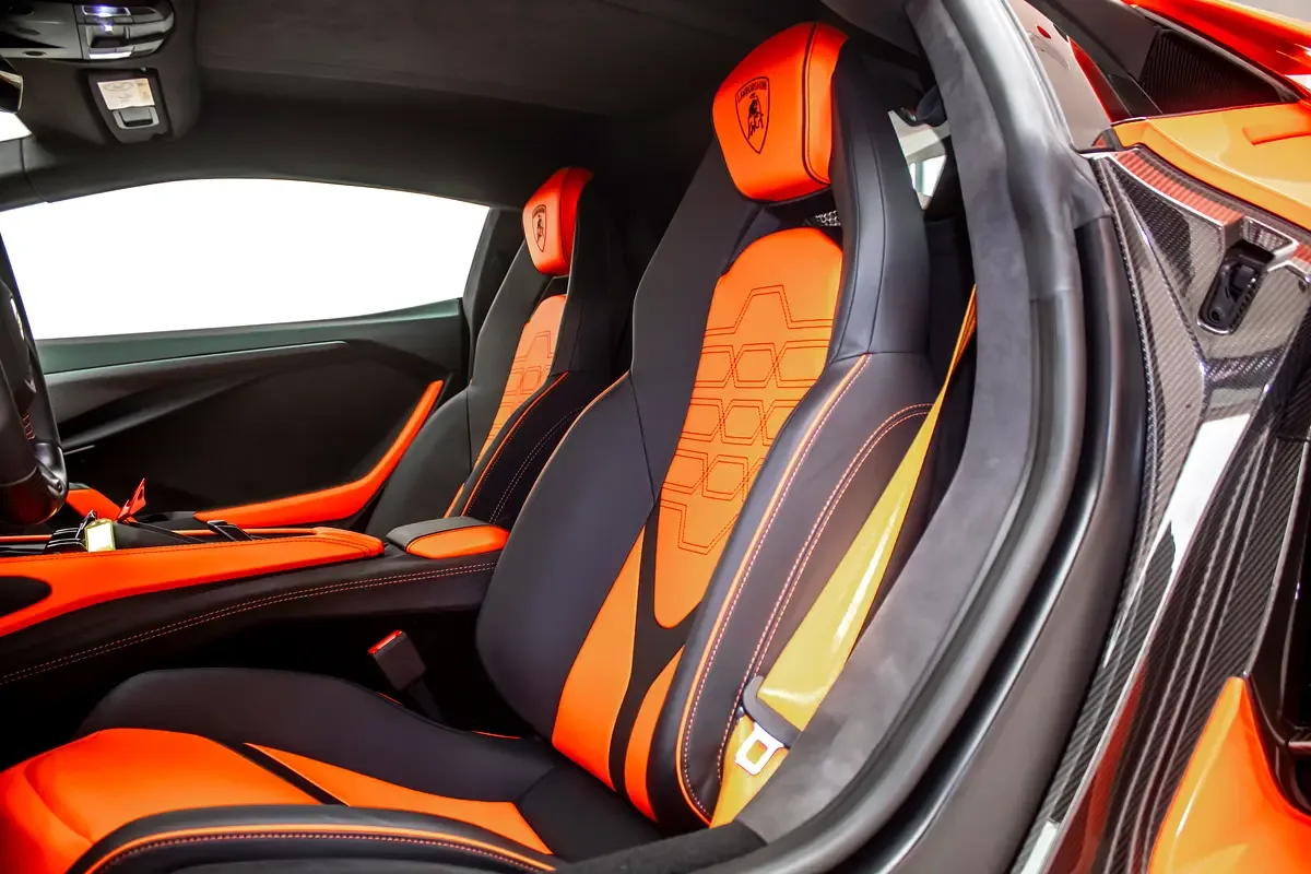 Lamborghini Revuelto 6.5 AMT 4WD (1015 حصان) - 9