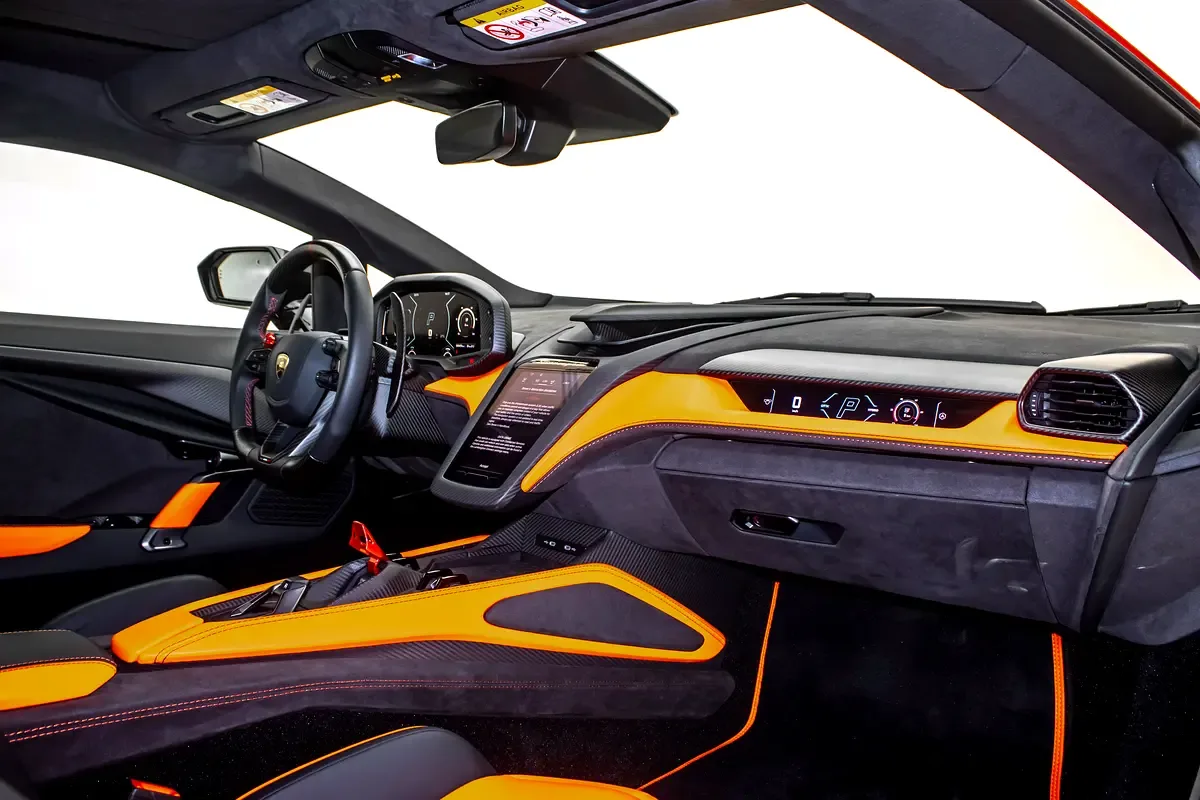 Lamborghini Revuelto 6.5 AMT 4WD (1015 حصان) - 10