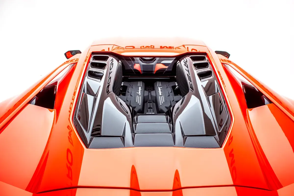 Lamborghini Revuelto 6.5 AMT 4WD (1015 حصان) - 16