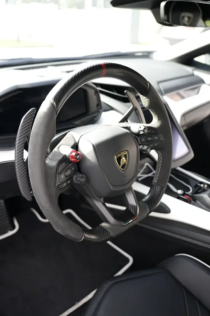Lamborghini Revuelto 6.5 AMT 4WD (1015 hp) - 2