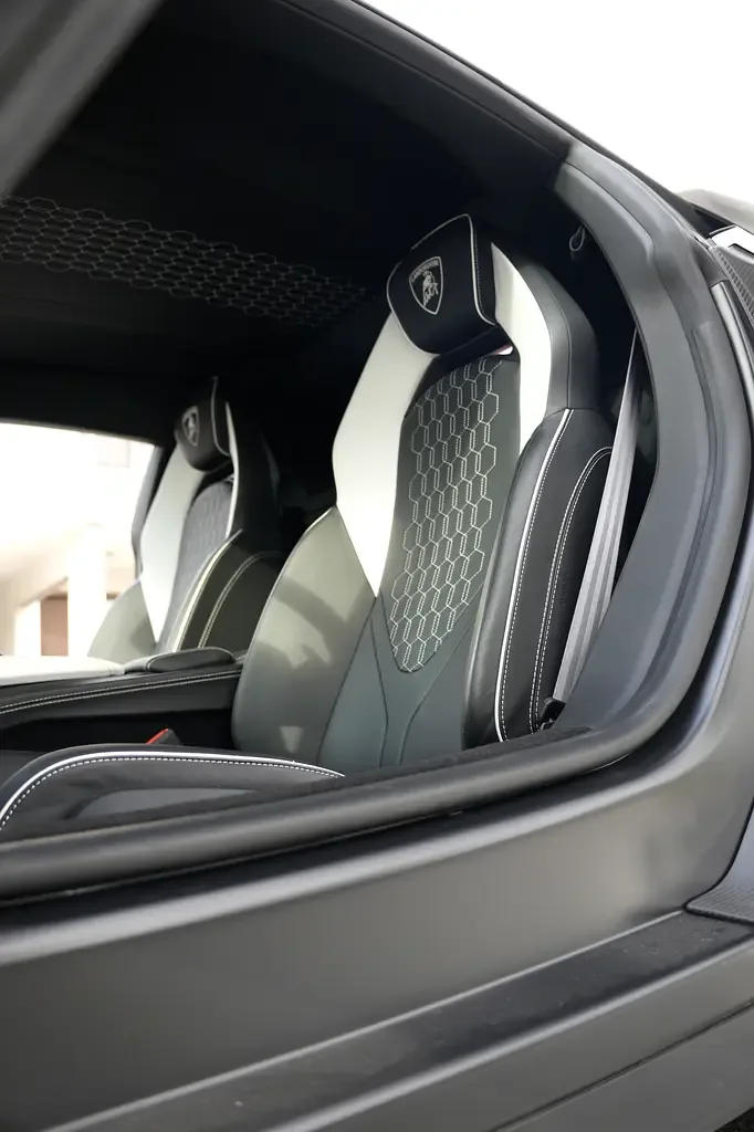 Lamborghini Revuelto 6.5 AMT 4WD (1015 hp) - 9