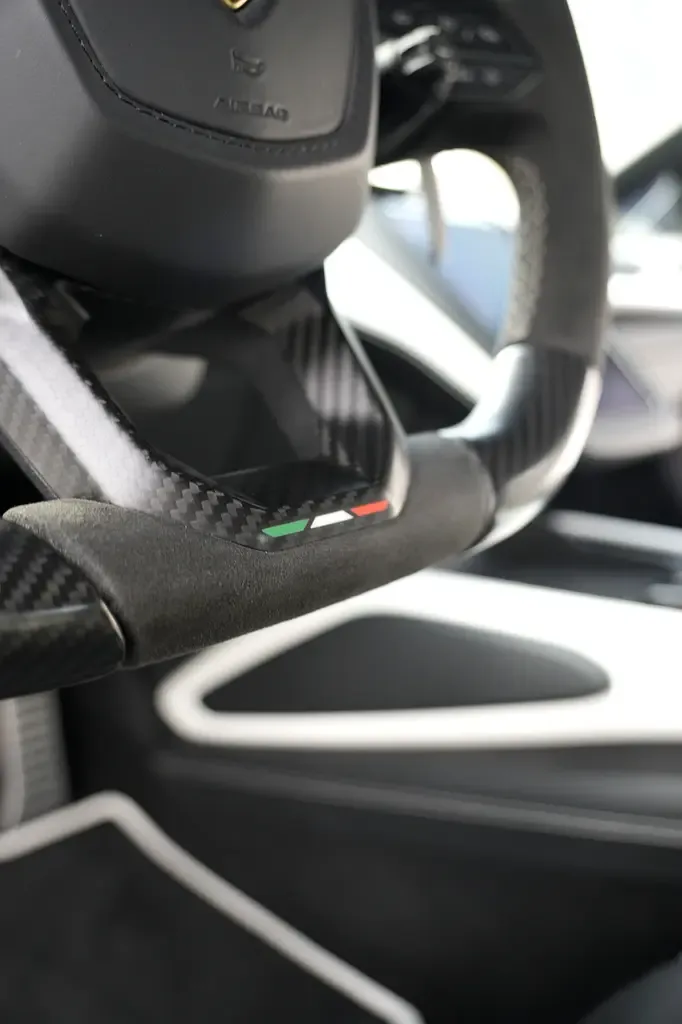 Lamborghini Revuelto 6.5 AMT 4WD (1015 hp) - 7