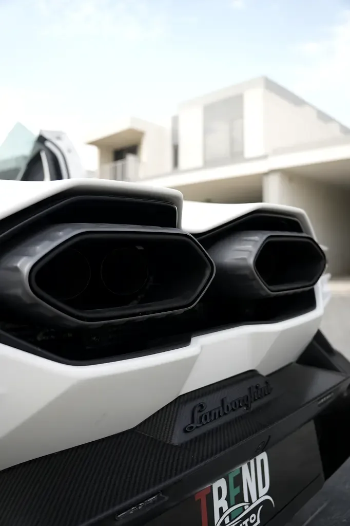 Lamborghini Revuelto 6.5 AMT 4WD (1015 hp) - 10