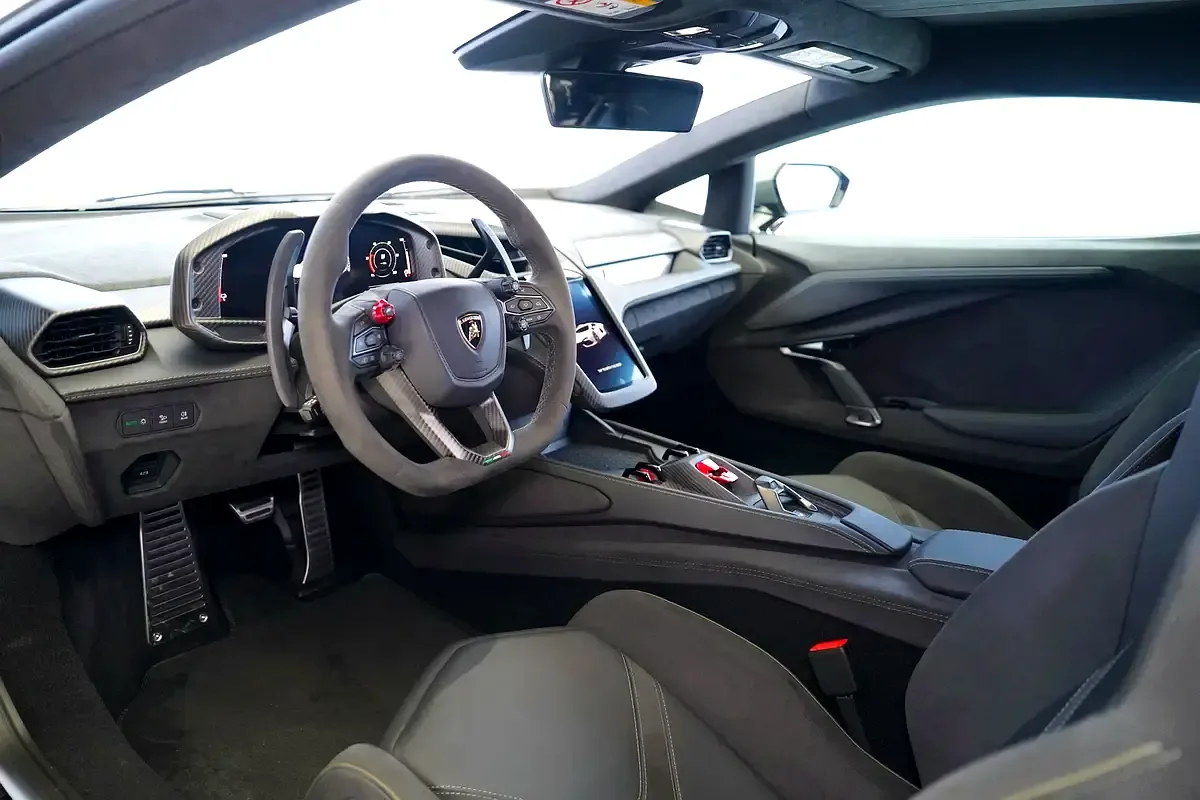 Lamborghini Revuelto 6.5 AMT 4WD (1015 hp) - 6