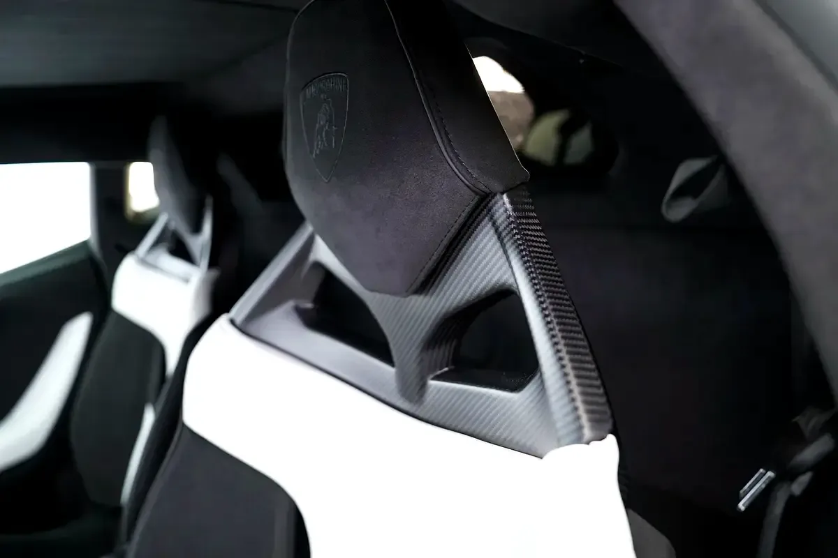 Lamborghini Revuelto 6.5 AMT 4WD (1015 hp) - 11