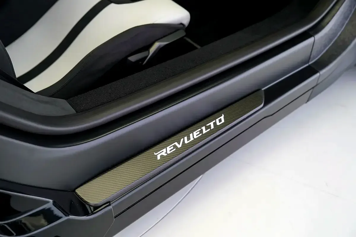 Lamborghini Revuelto 6.5 AMT 4WD (1015 hp) - 15