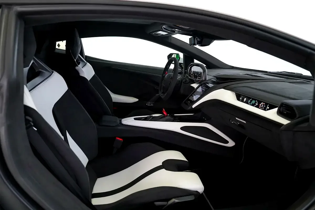 Lamborghini Revuelto 6.5 AMT 4WD (1015 hp) - 16