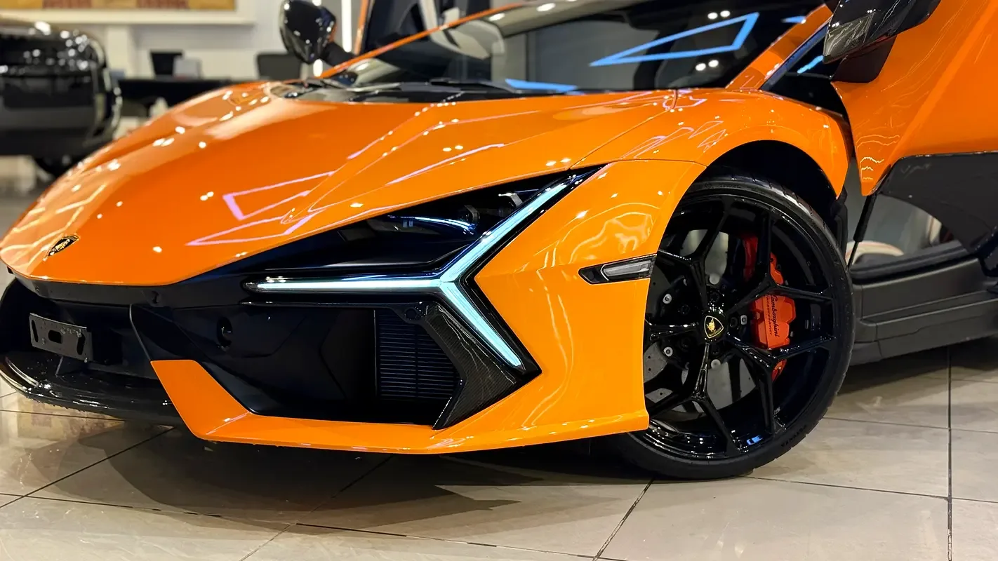 Lamborghini Revuelto 6.5 AMT 4WD (1015 حصان) - 3