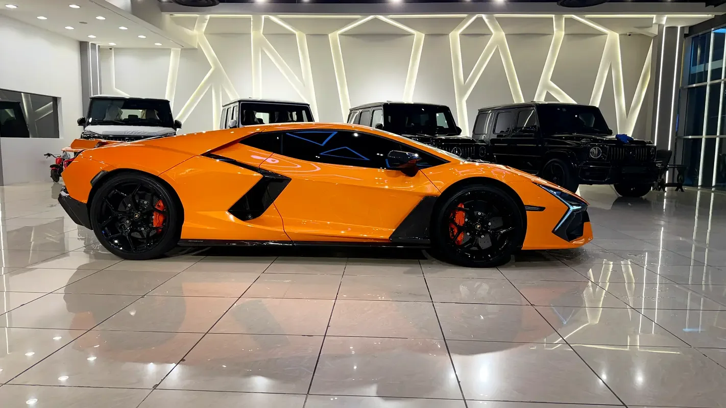 Lamborghini Revuelto 6.5 AMT 4WD (1015 حصان) - 5