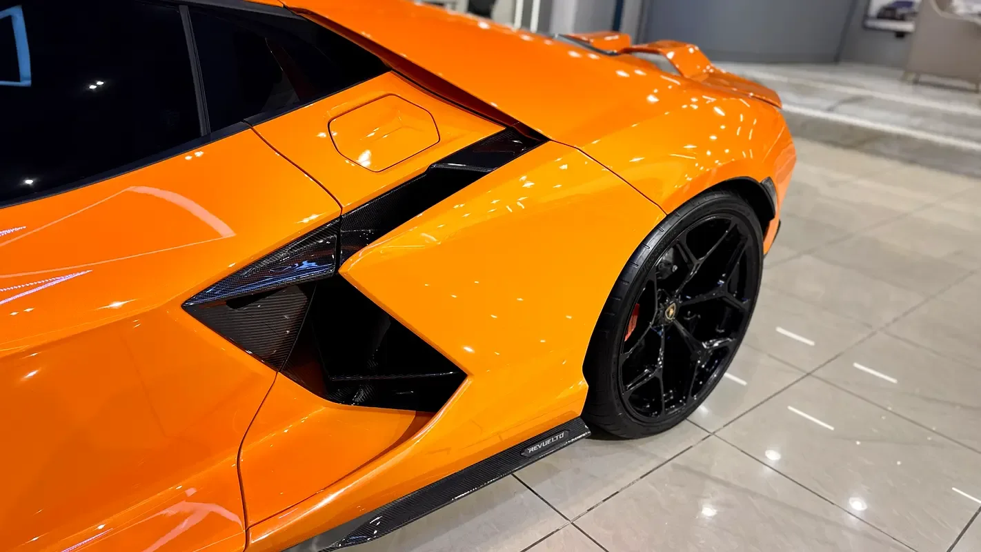 Lamborghini Revuelto 6.5 AMT 4WD (1015 حصان) - 7