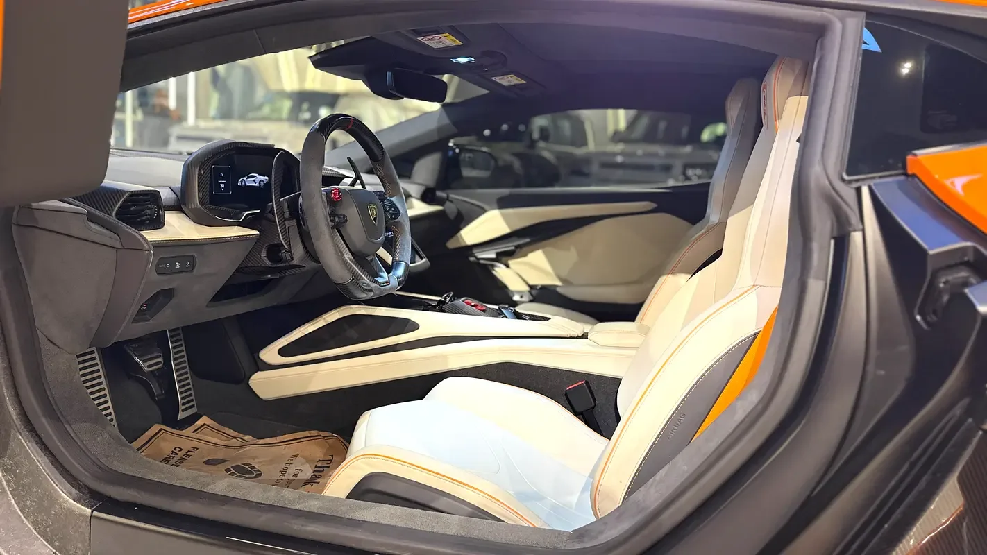 Lamborghini Revuelto 6.5 AMT 4WD (1015 حصان) - 10