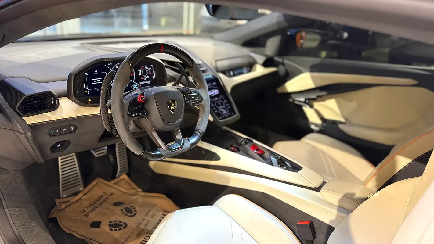 Lamborghini Revuelto 6.5 AMT 4WD (1015 حصان) - 12