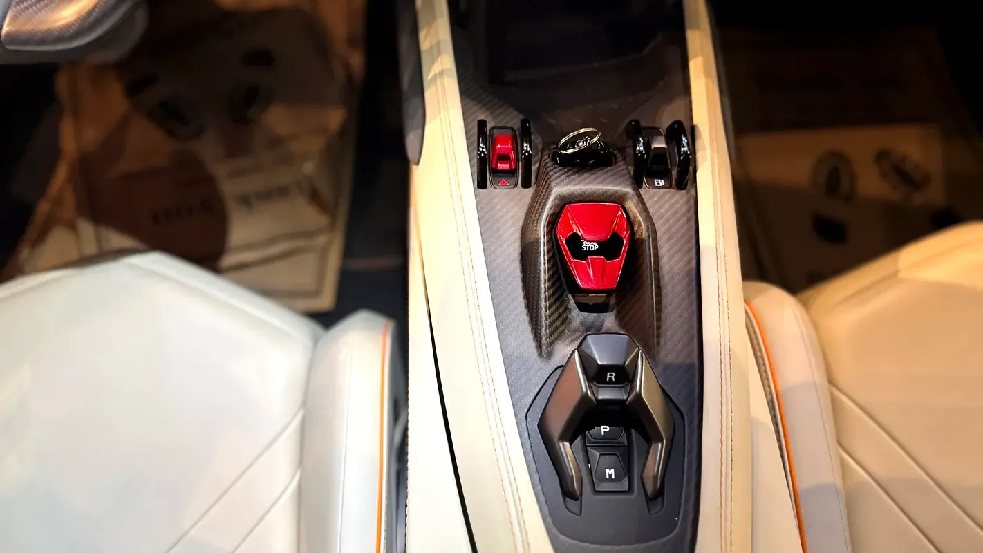 Lamborghini Revuelto 6.5 AMT 4WD (1015 حصان) - 15