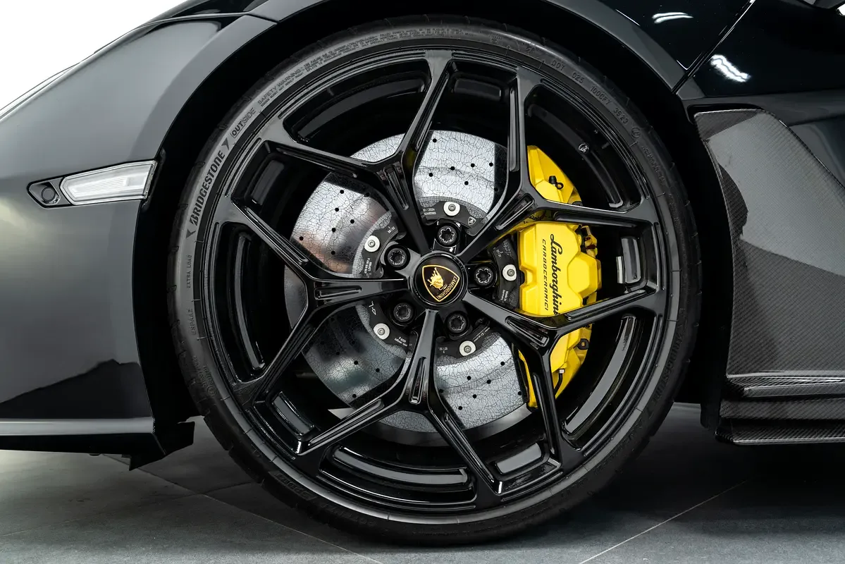 Lamborghini Revuelto 6.5 AMT 4WD (1015 hp) - 6