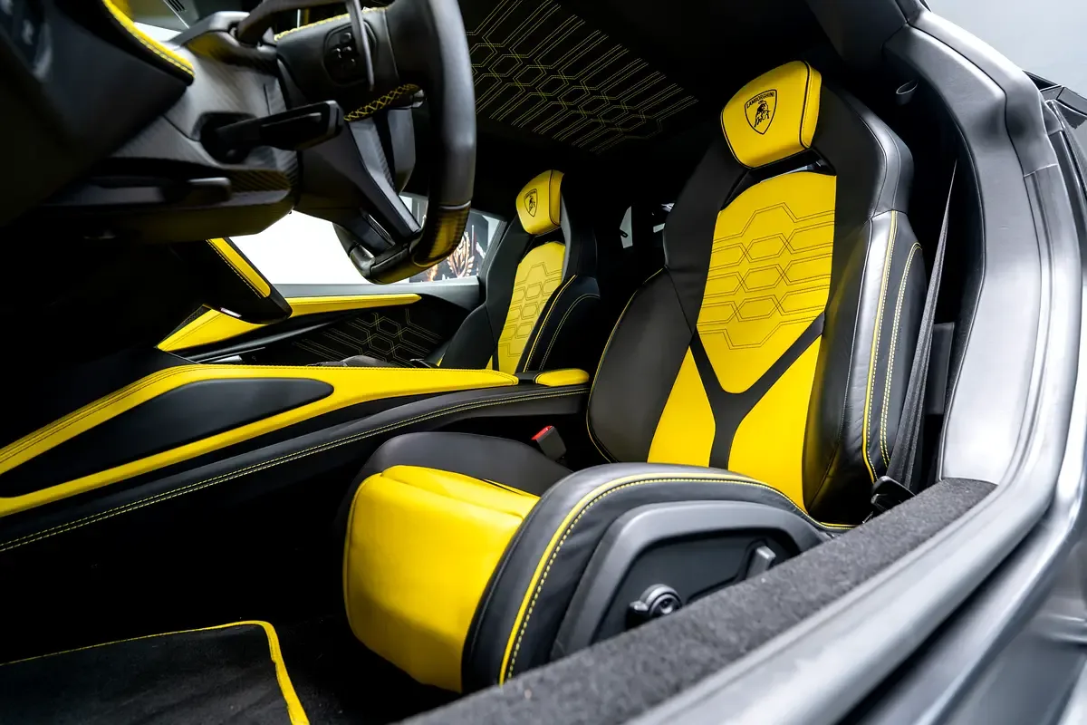 Lamborghini Revuelto 6.5 AMT 4WD (1015 hp) - 15