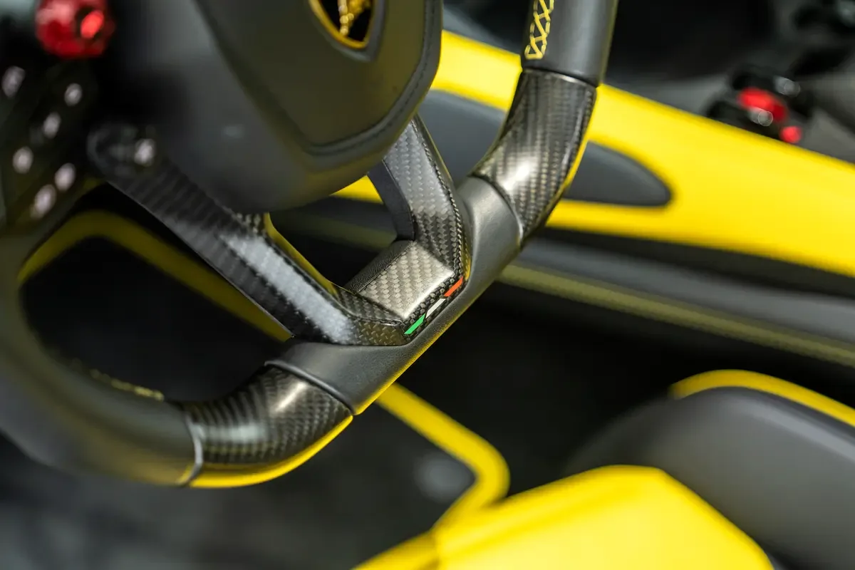 Lamborghini Revuelto 6.5 AMT 4WD (1015 hp) - 18