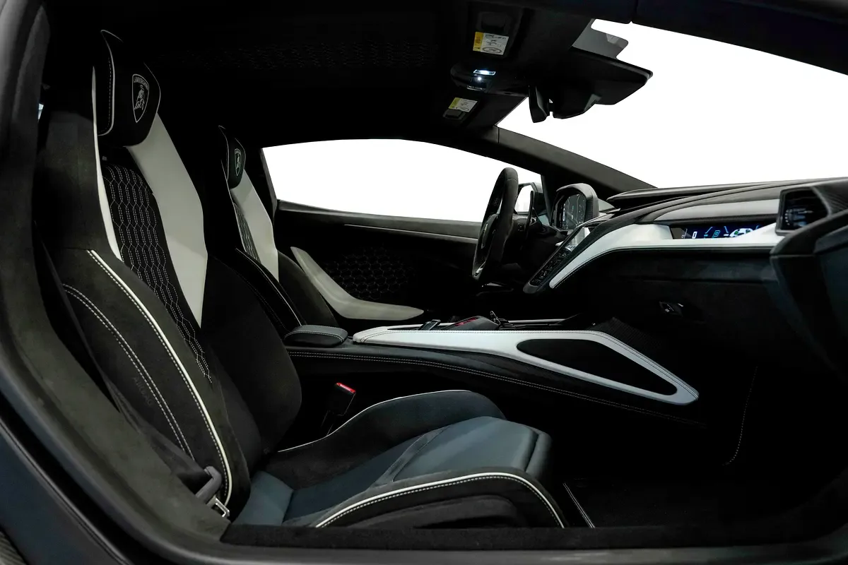 Lamborghini Revuelto 6.5 AMT 4WD (1015 حصان) - 8