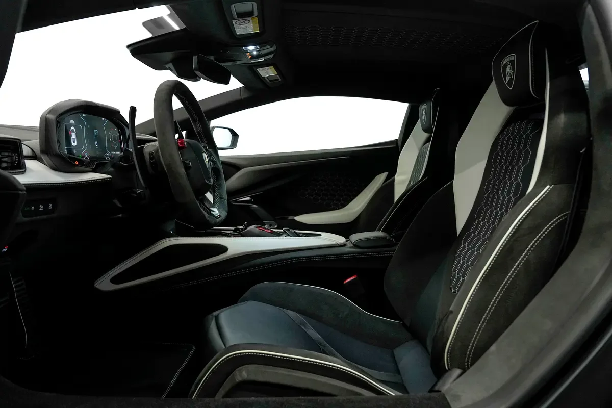 Lamborghini Revuelto 6.5 AMT 4WD (1015 حصان) - 7