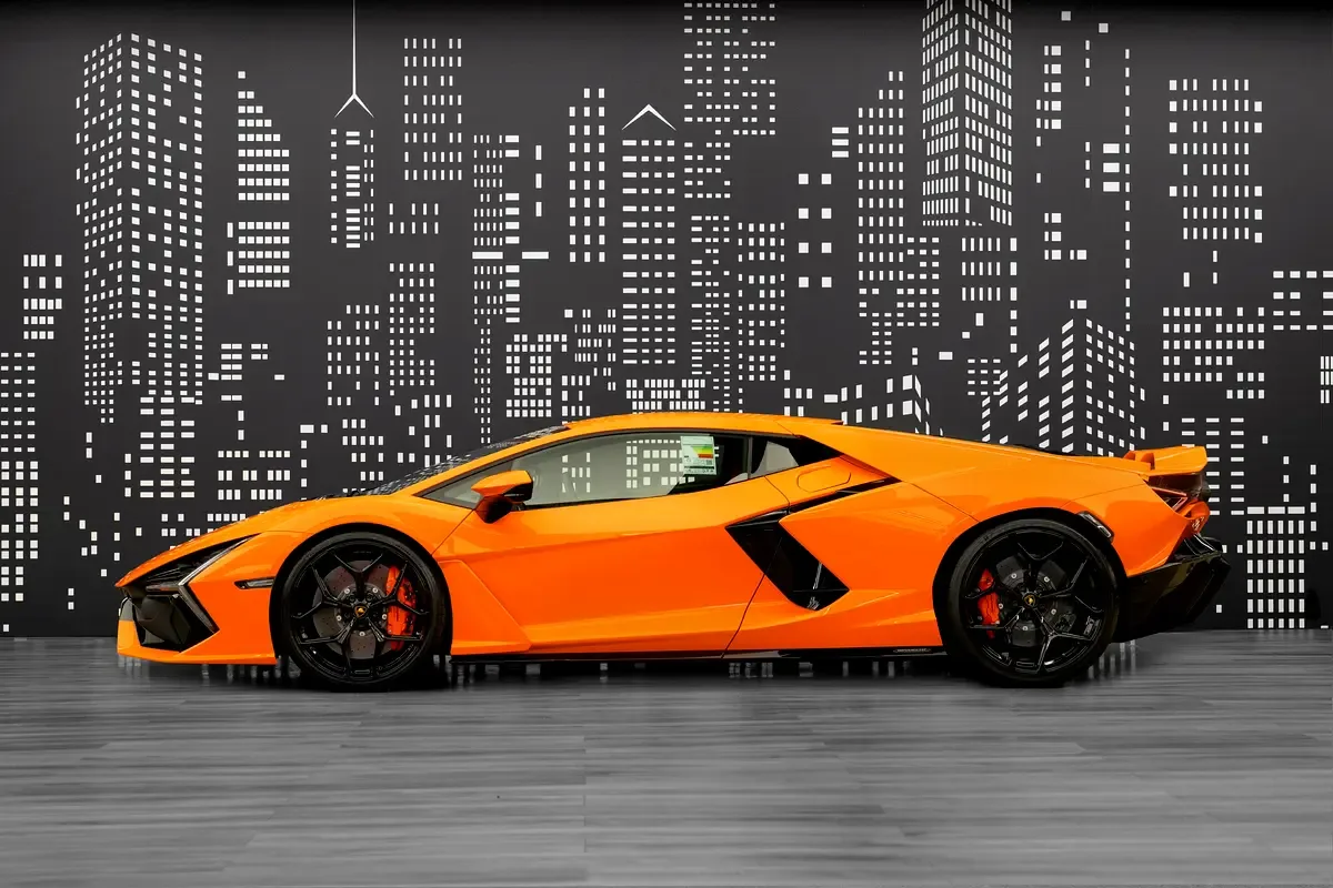 Lamborghini Revuelto 6.5 AMT 4WD (1015 hp) - 9