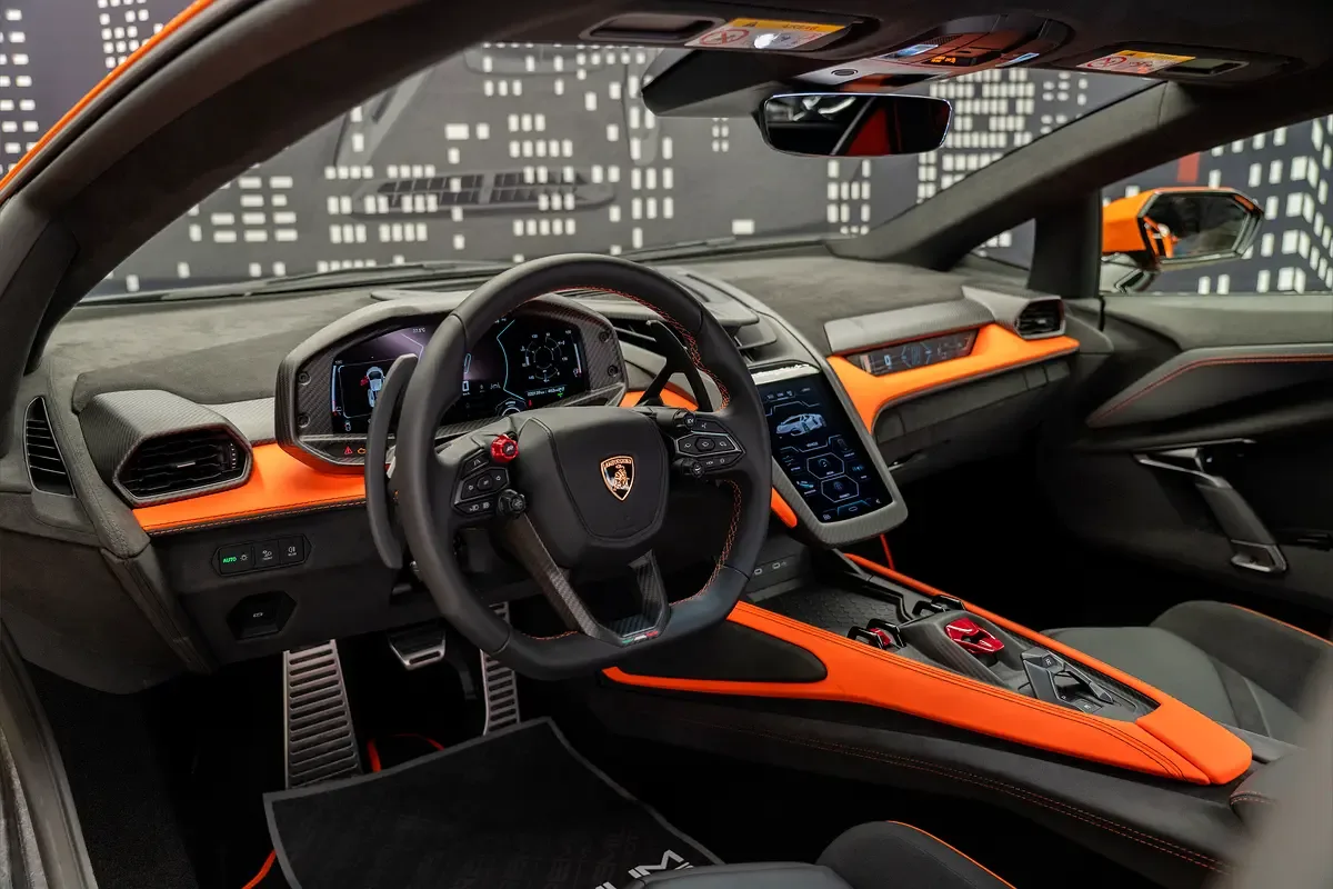 Lamborghini Revuelto 6.5 AMT 4WD (1015 hp) - 11