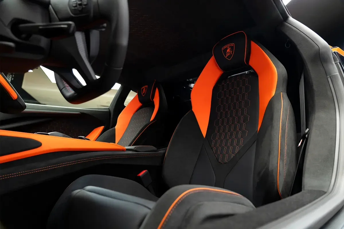 Lamborghini Revuelto 6.5 AMT 4WD (1015 hp) - 13