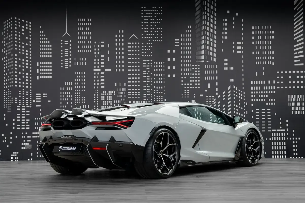 Lamborghini Revuelto 6.5 AMT 4WD (1015 حصان) - 3