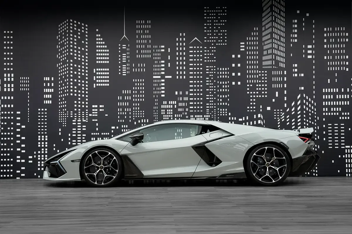Lamborghini Revuelto 6.5 AMT 4WD (1015 حصان) - 9