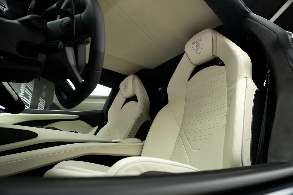 Lamborghini Revuelto 6.5 AMT 4WD (1015 حصان) - 12