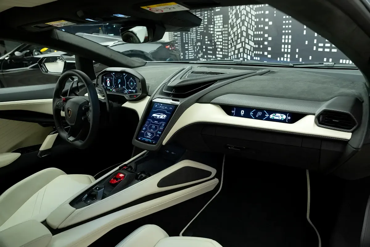 Lamborghini Revuelto 6.5 AMT 4WD (1015 حصان) - 13