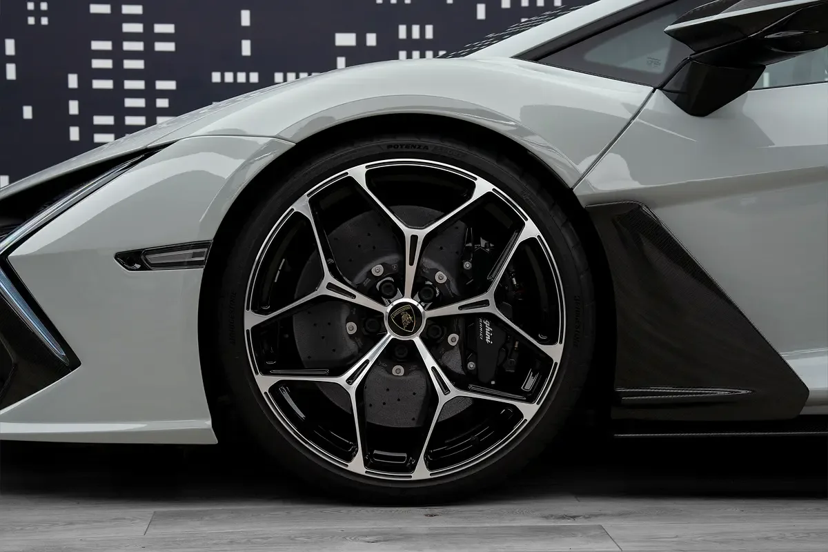 Lamborghini Revuelto 6.5 AMT 4WD (1015 حصان) - 20