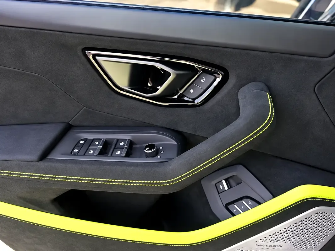 Lamborghini Urus 4.0 AT 4WD (666 حصان) - 14