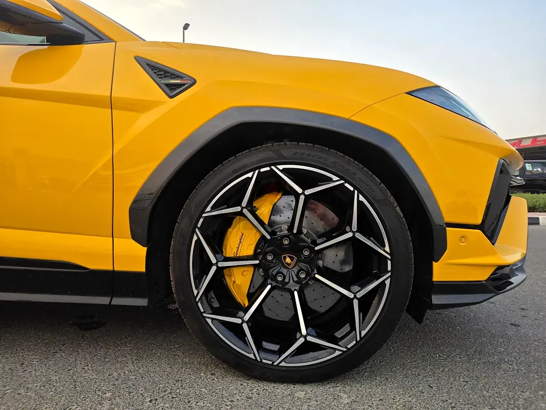 Lamborghini Urus 4.0 AT 4WD (666 حصان) - 2